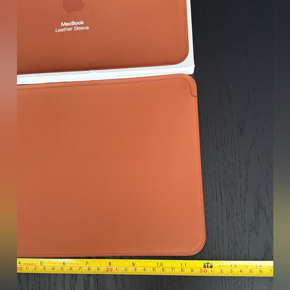 Apple Tan Leather Sleeve for MacBook - Picture 5 of 6